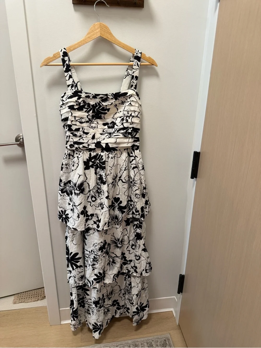 Abercrombie & Fitch Black and White Floral Tiered Maxi Dress